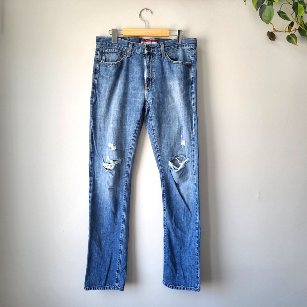 Vintage Tommy Hilfiger straight leg medium wash distressed jeans Size 32